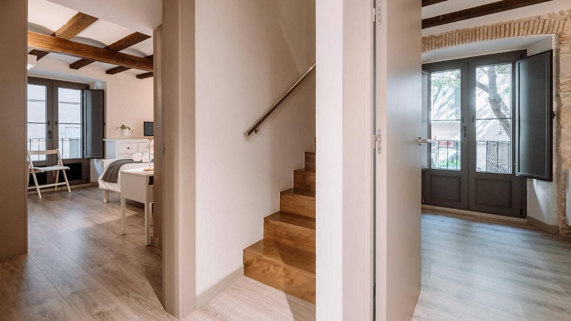 Old Town Duplex With Character Apartment Херона Екстериор снимка