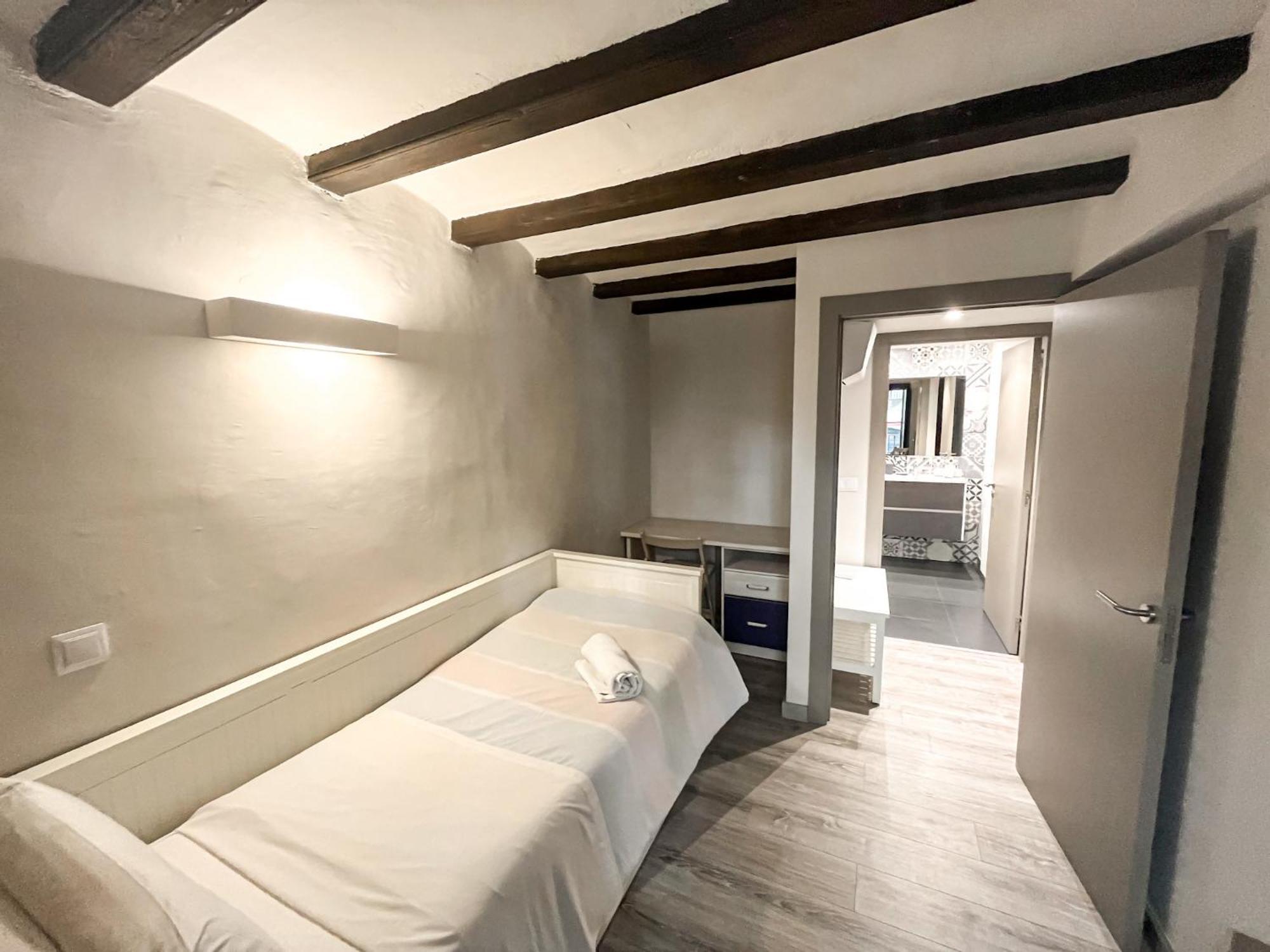 Old Town Duplex With Character Apartment Херона Екстериор снимка